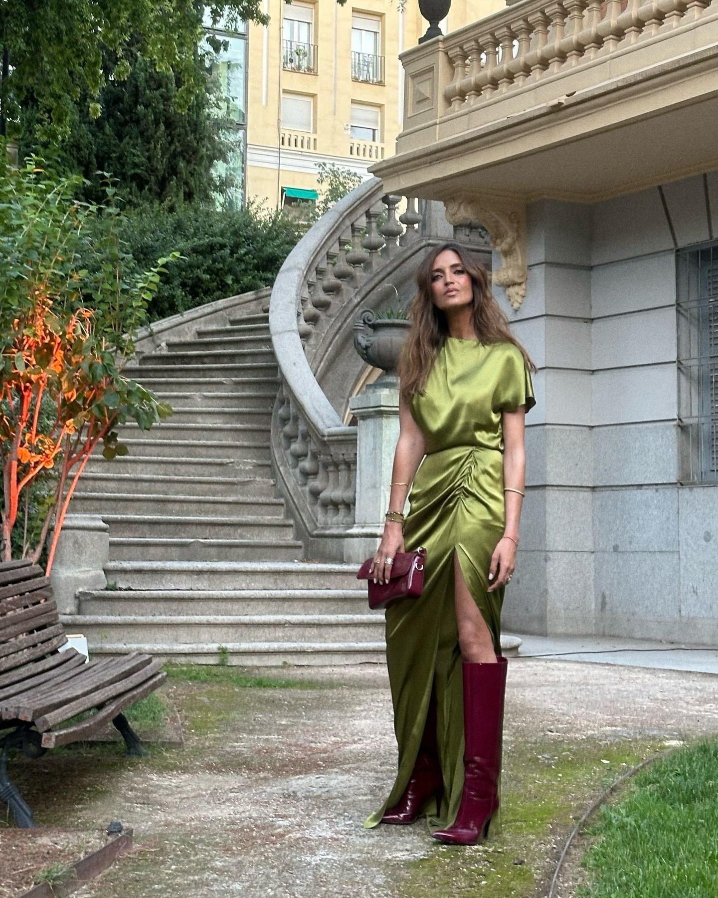 Sara Carbonero avec des bottes marron