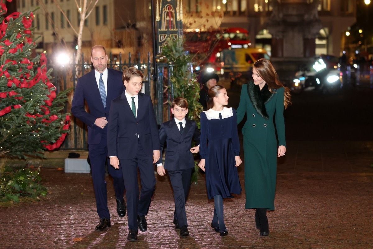 Les princes de Galles et leurs enfants au traditionnel concert de chants de Noël
