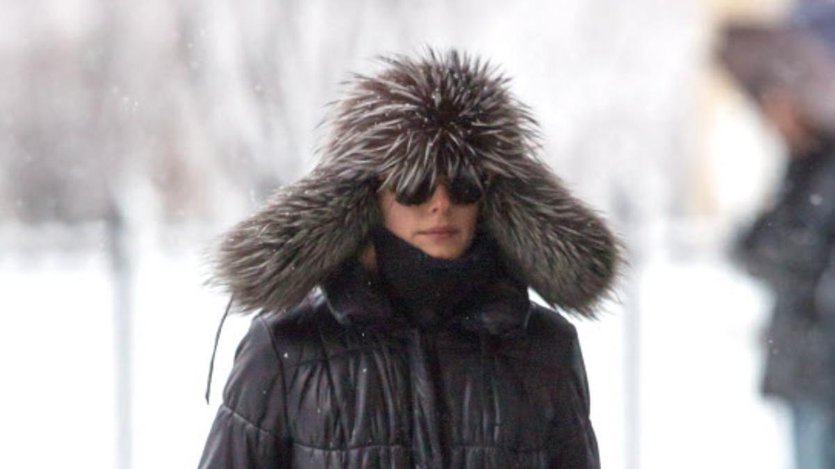 Olivia Palermo. Mañana se esperan colas kilométricas por el plumífero de Kiabi que te salvará los días de frío polar: es acolchado, negro y resistente al agua y al viento