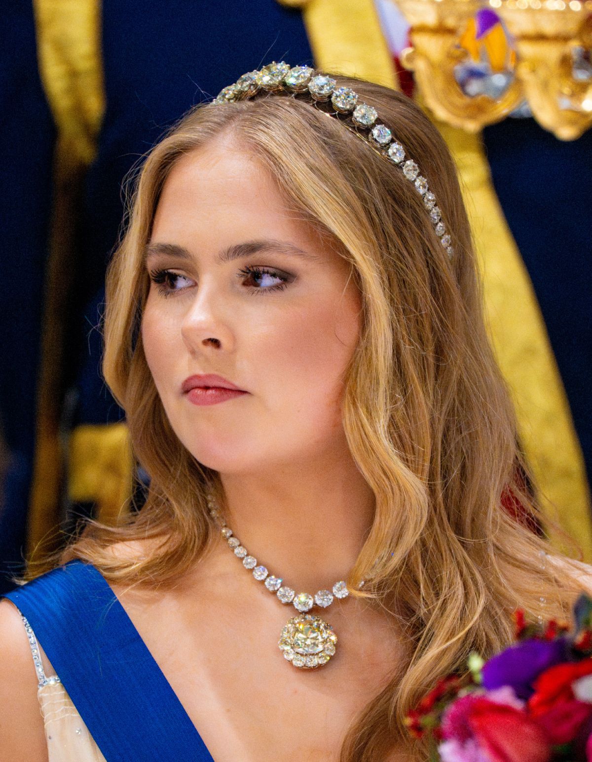 Amalia de Hollande choisit le diadème bandeau avec 27 diamants.