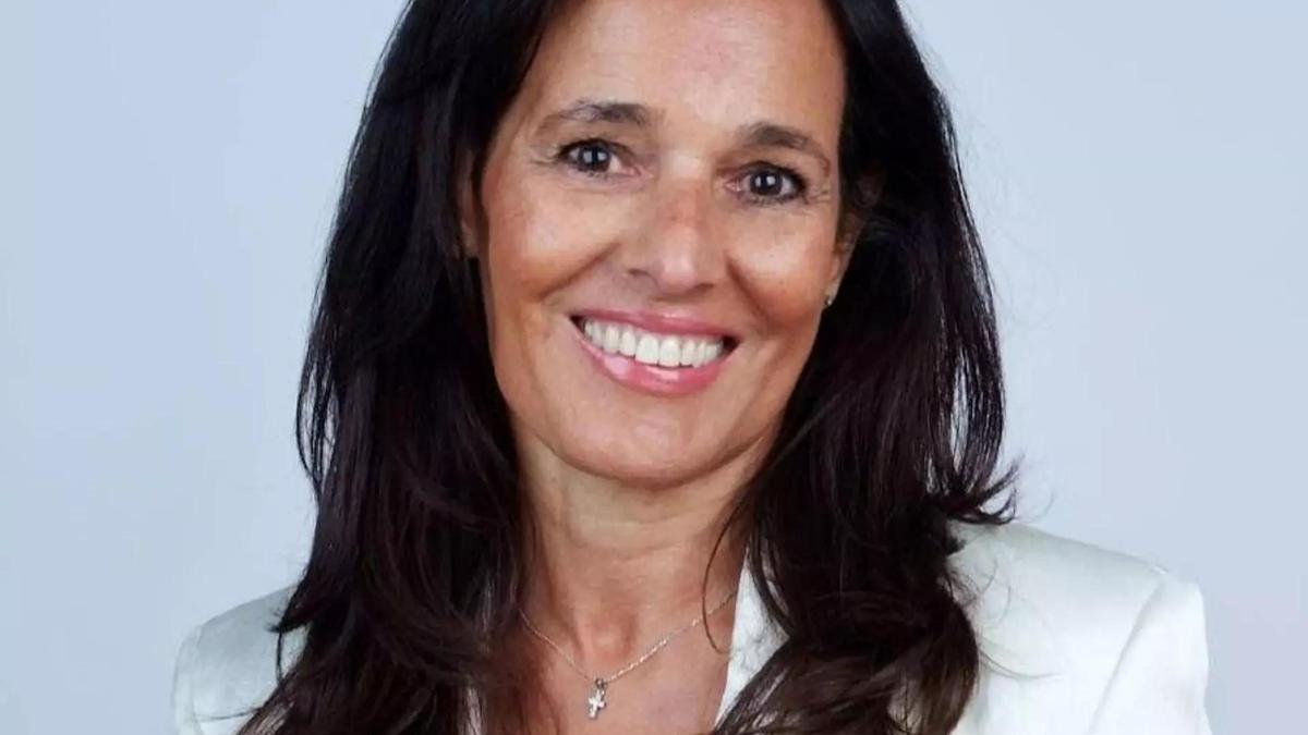 Resolvemos el debate de si es bueno o no ponerse Nivea de lata azul en la cara: la cosmetóloga Mª Ángeles De Broto nos despeja las dudas
