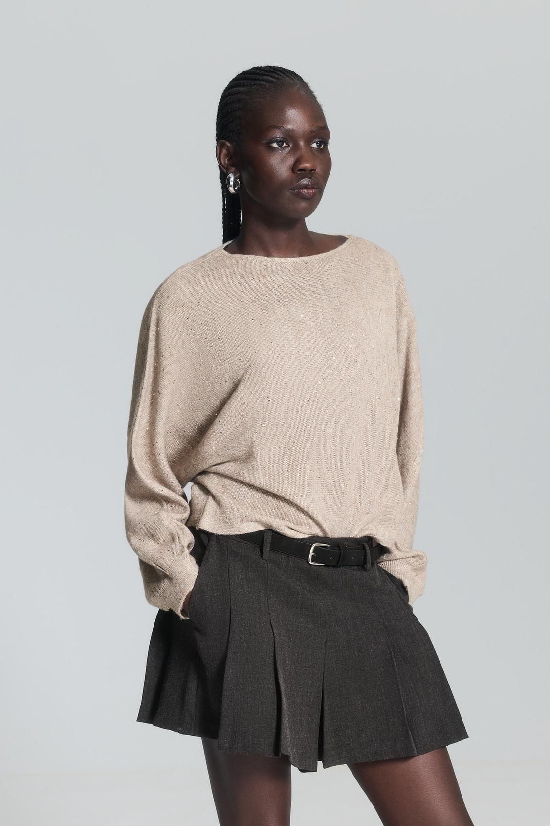 Pull beige à manches chauve-souris et paillettes