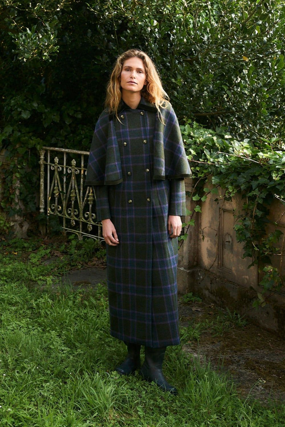 Manteau cape en laine à carreaux britannique