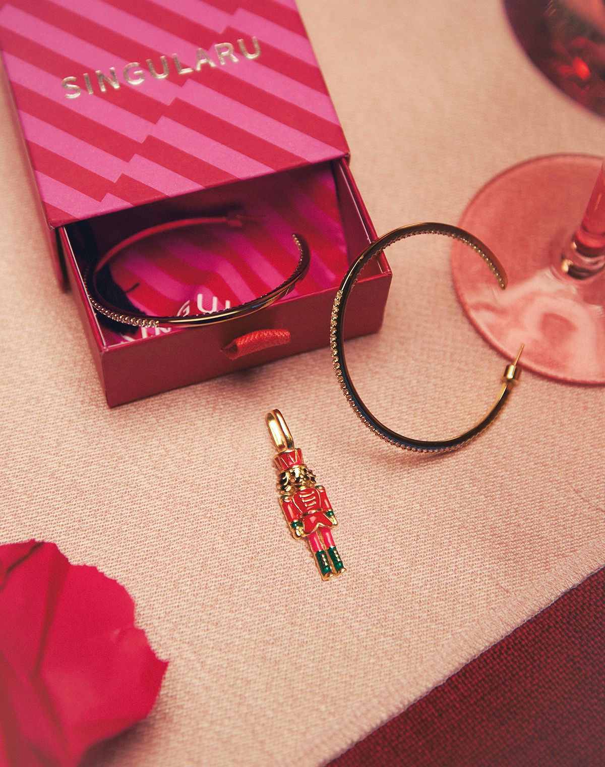 Les boucles d'oreilles qui rehaussent un look