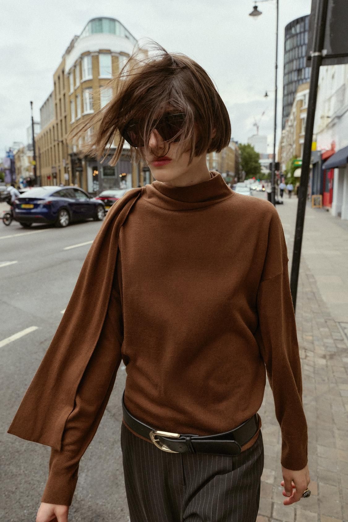 Pull en laine marron à col foulard