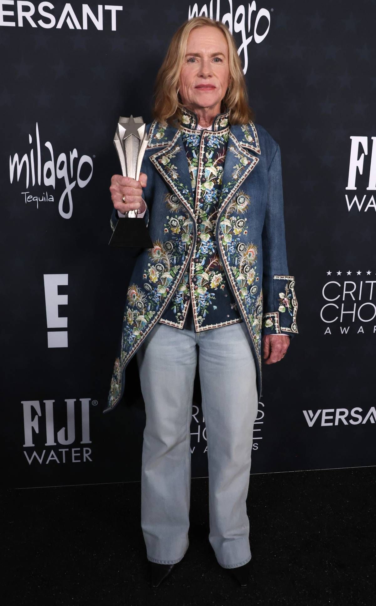 Amy Madigan aux Critics Choice Awards 2026