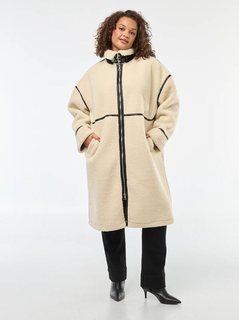 Manteau long effet peau lainée
