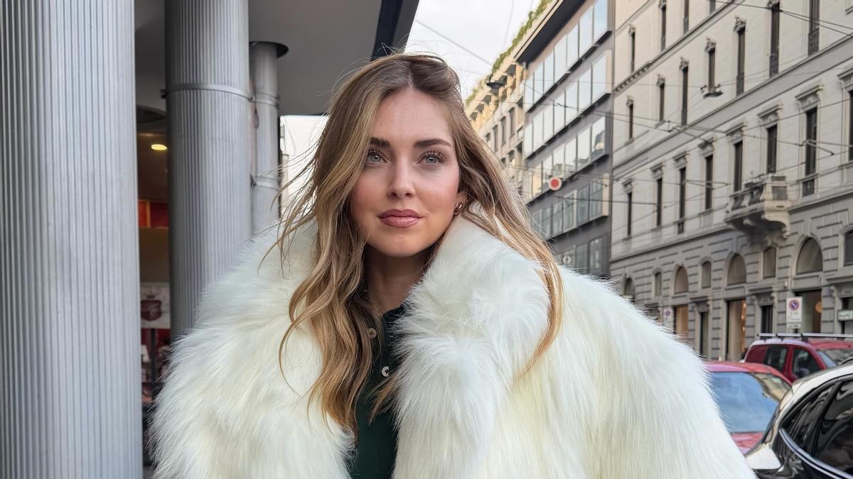 Stradivarius tiene en rebajas la cazadora de pelo más bonita: está disponible en 4 colores y cuesta menos de 30 euros