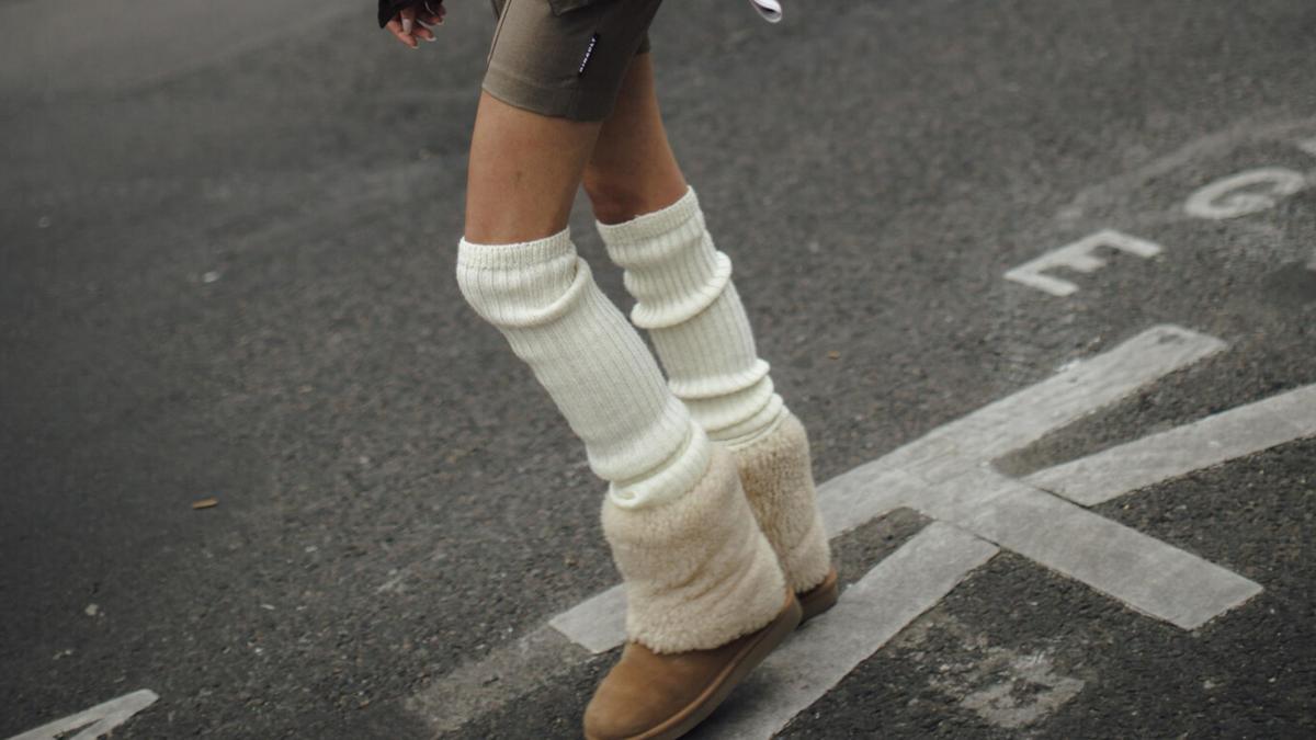 Colas kilométricas en la tienda UGG de Madrid para conseguir en rebajas las botas más calentitas para soportar la ola de frío