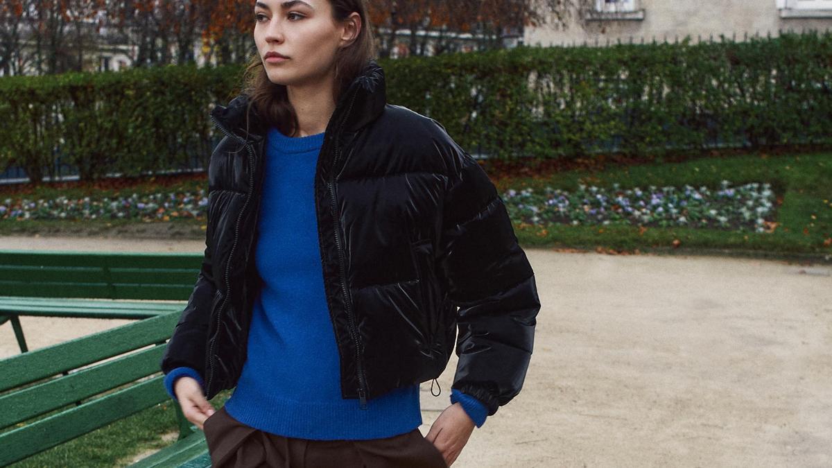 Colas kilométricas en Zara por los plumíferos cortos más vendidos de las rebajas: restan años, cuestan menos de 40€ y combinan con todos los pantalones de tu armario