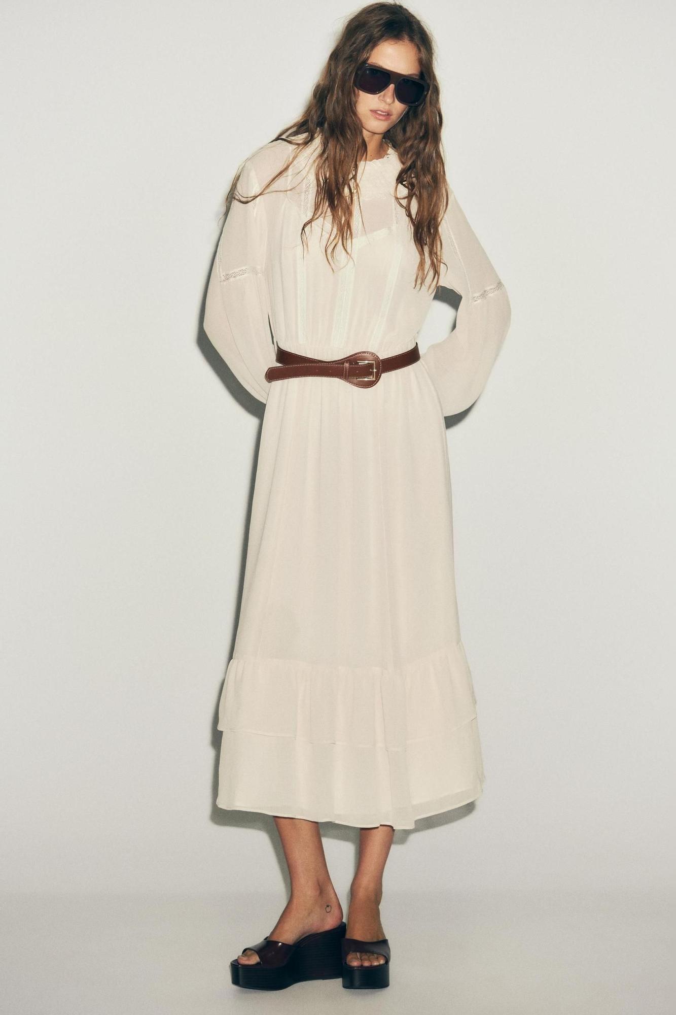 Robe blanche à ceinture en bambula