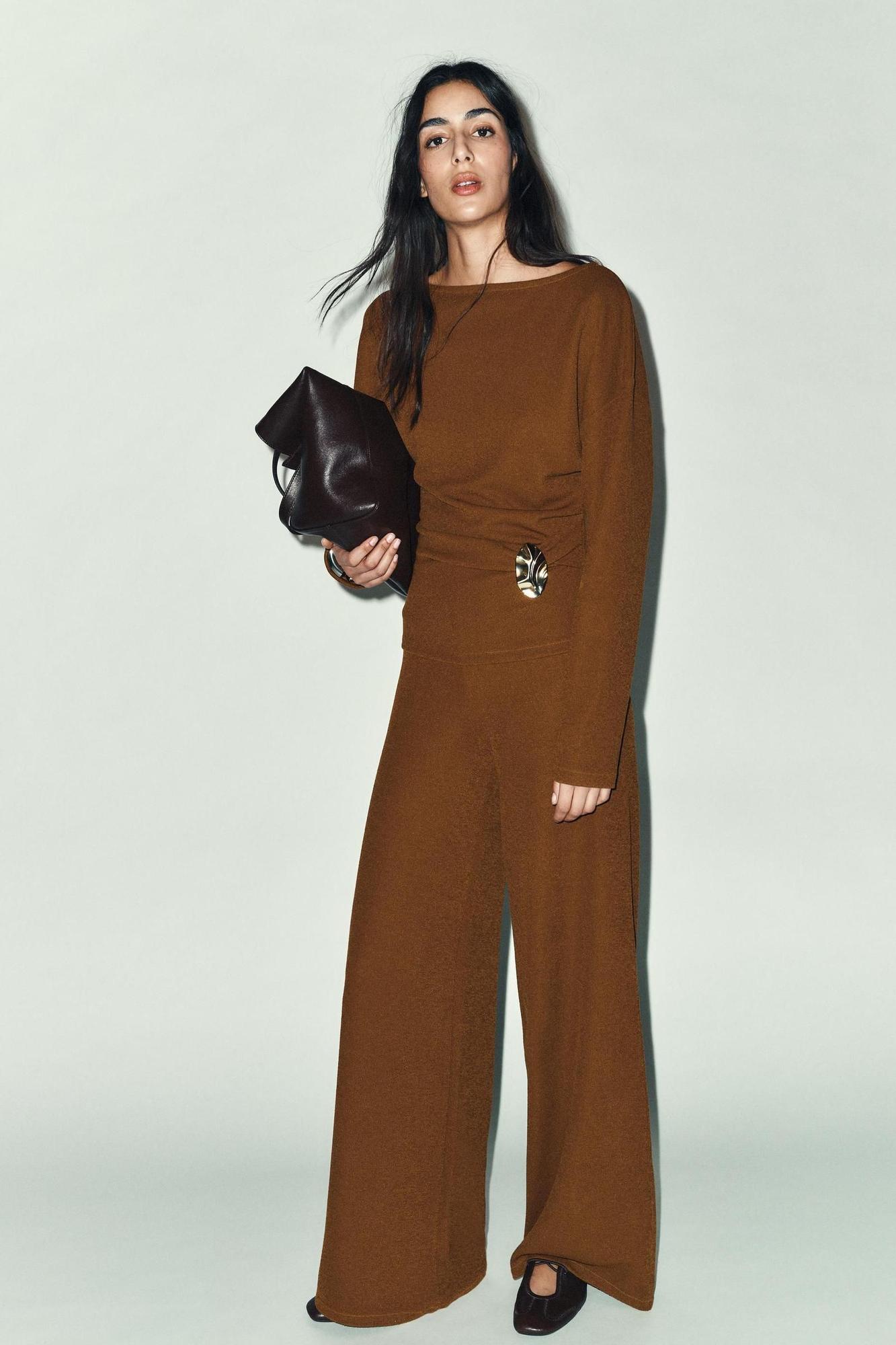 Ensemble monochrome marron