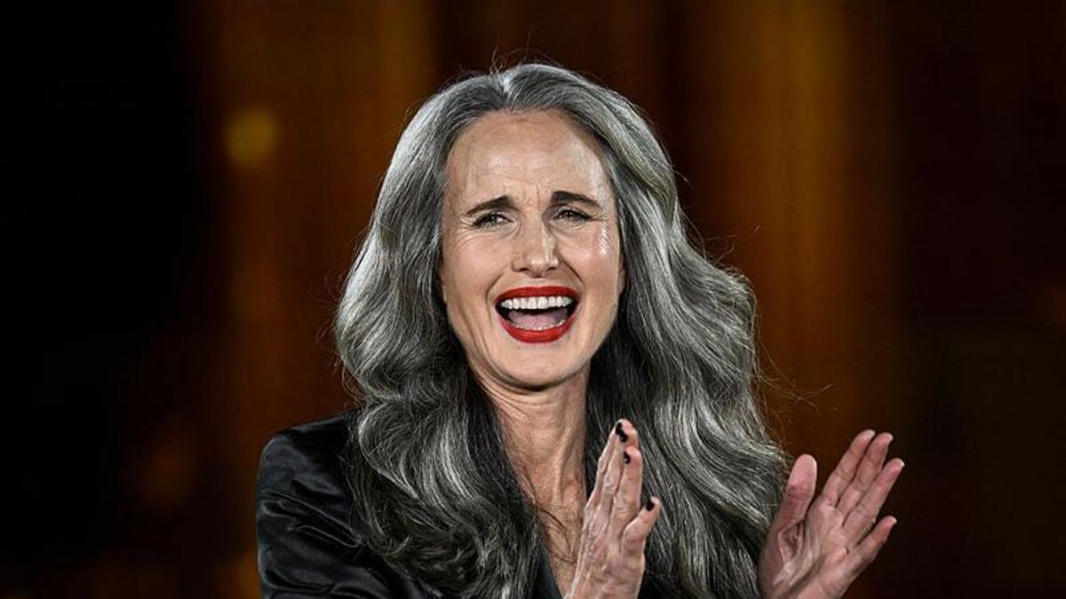 Sal y pimienta: el paso a paso para conseguir el difuminado de canas que luce Andie MacDowell