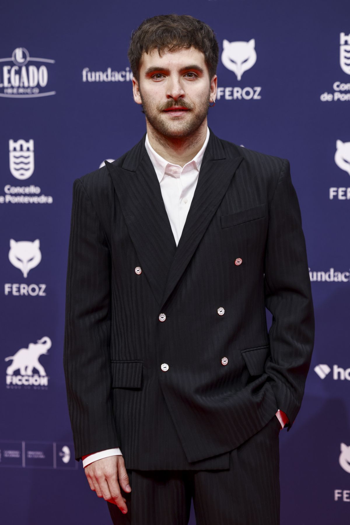 Ricardo Gomez Alvaro Mortes sur le tapis rouge des Feroz 2026 Awards