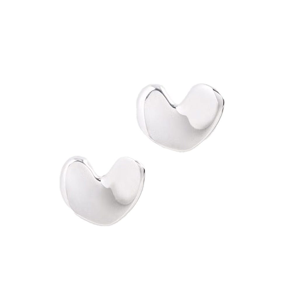 Clous de coeur sculptés