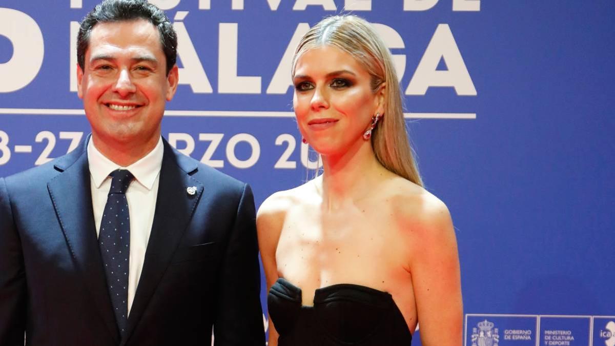 El presidente de la Junta de Andalucía, Juanma Moreno Bonilla, y su mujer, Manuela Villena, en el Festival de Málaga de 2022