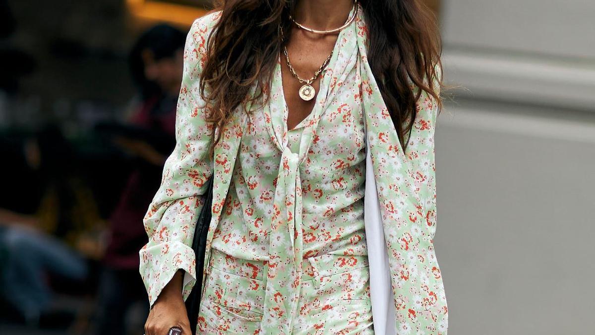 Blusas estampadas de Sfera para la primavera 2026