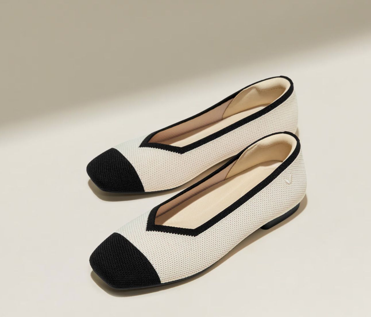 Ballerines noires et blanches