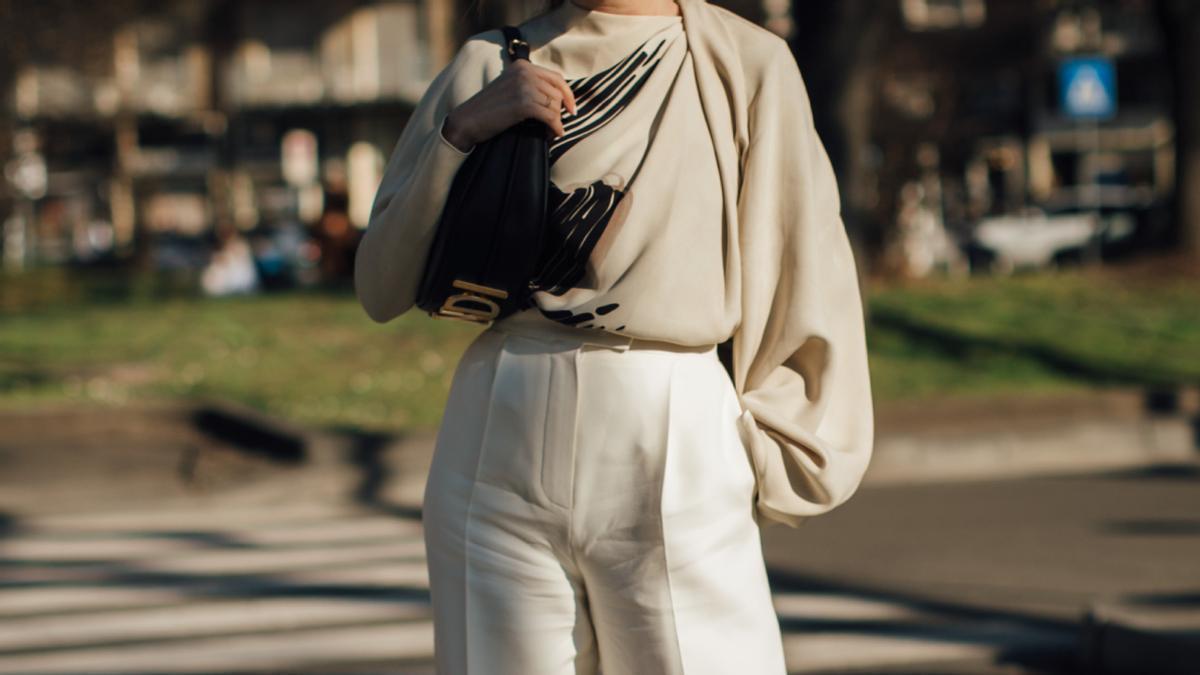 Adiós, camisas aburridas: 5 blusas de Zara de tendencia primavera 2026 muy elegantes (y originales) para elevar tus looks con vaqueros y pantalones de vestir