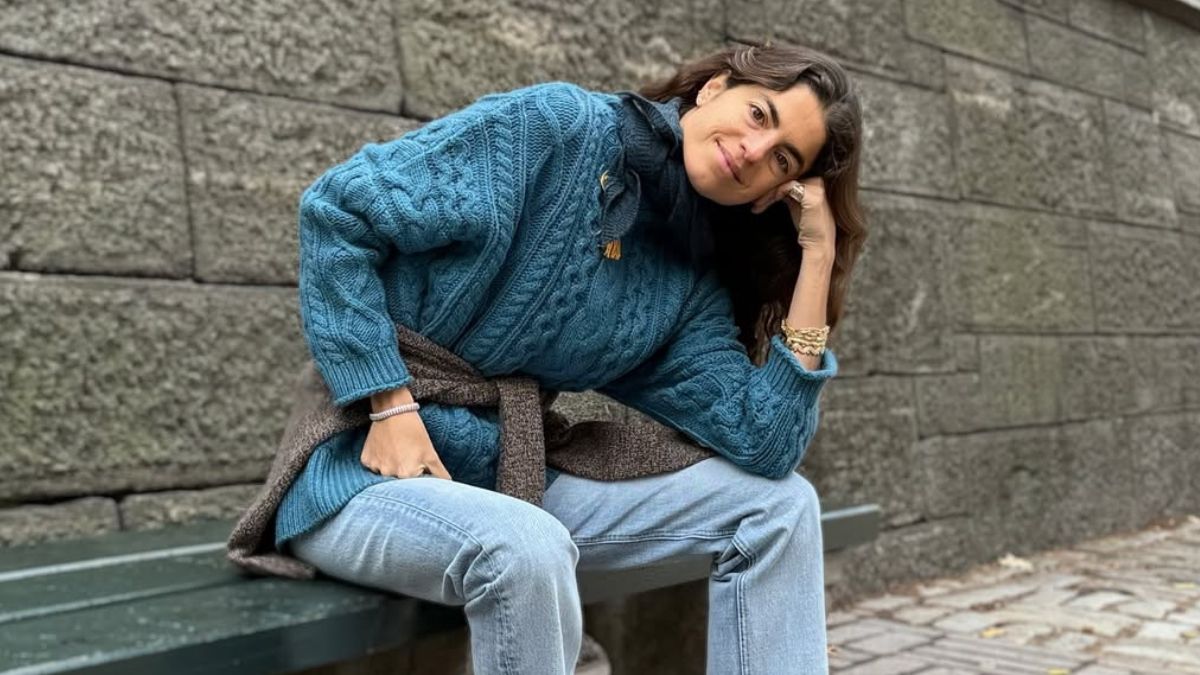 Cómo llevar calcetines con sandalias como Leandra Medine