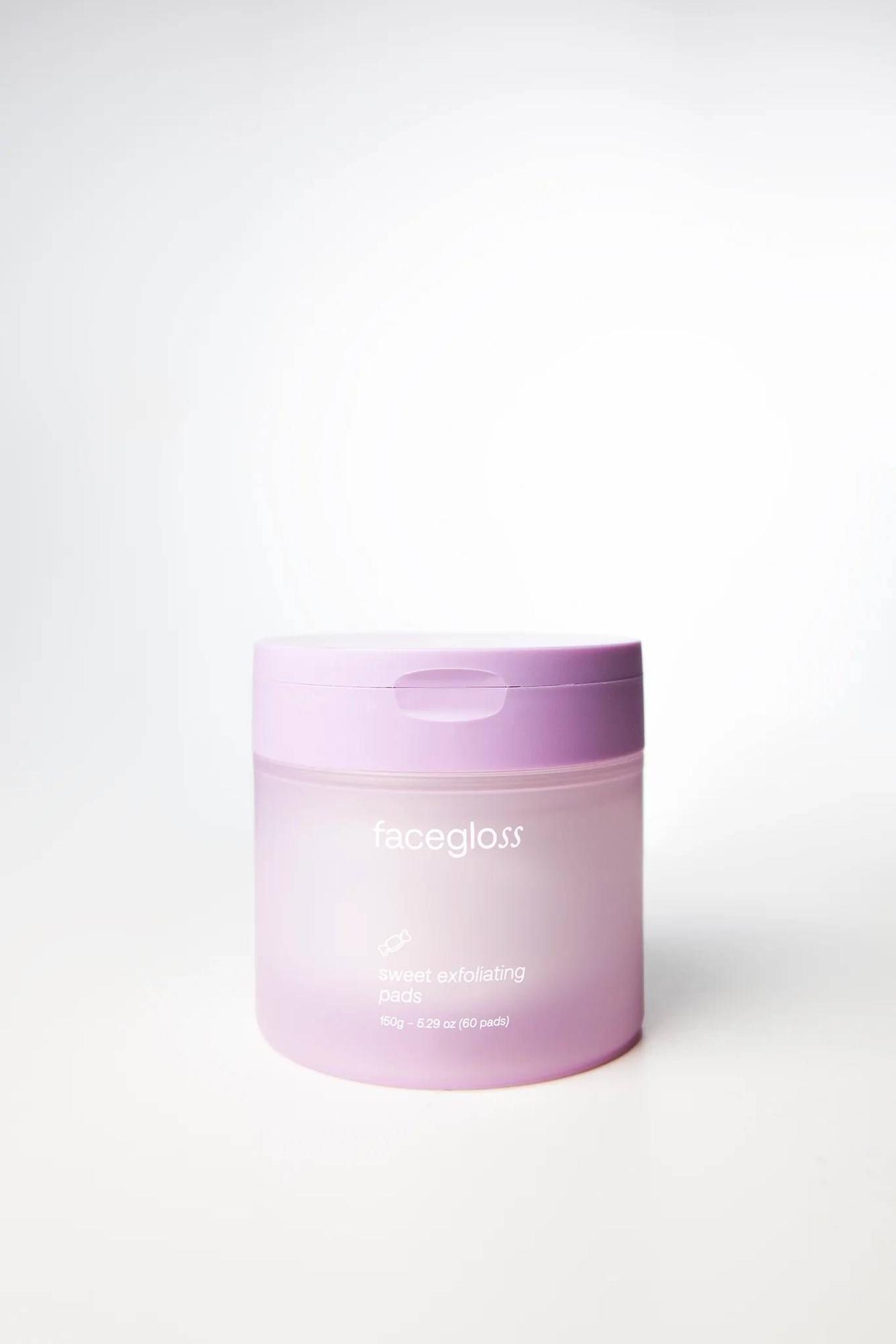 Tampons exfoliants doux de facegloss. Ils exfolient, régulent et apaisent la peau, la laissant lisse, équilibrée et exempte d'imperfections sans altérer la fonction barrière.