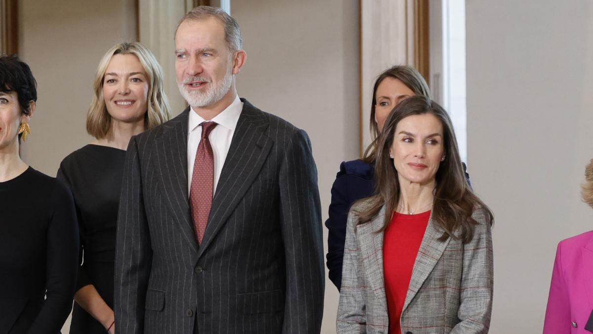 La reina Letizia y Marta Ortega vuelven a coincidir en la reunión del Real Patronato de la Galería de las Colecciones Reales.