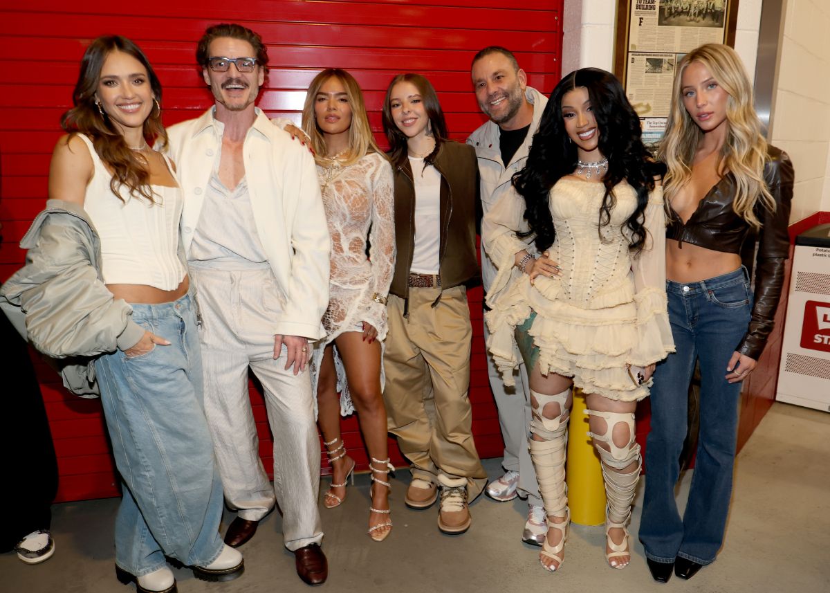 Karol G, Pedro Pascal ou Cardi B, quelques-unes des célébrités qui ont participé à la prestation de Bad Bunny au Super Bowl.