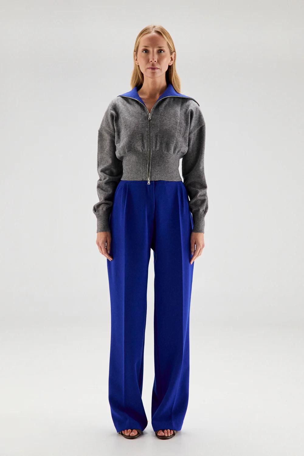 Pantalon plissé et veste zippée