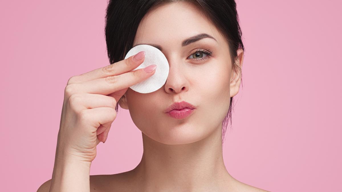 Los discos de tratamiento facial 3 en 1 que limpian, exfolian y tratan la piel