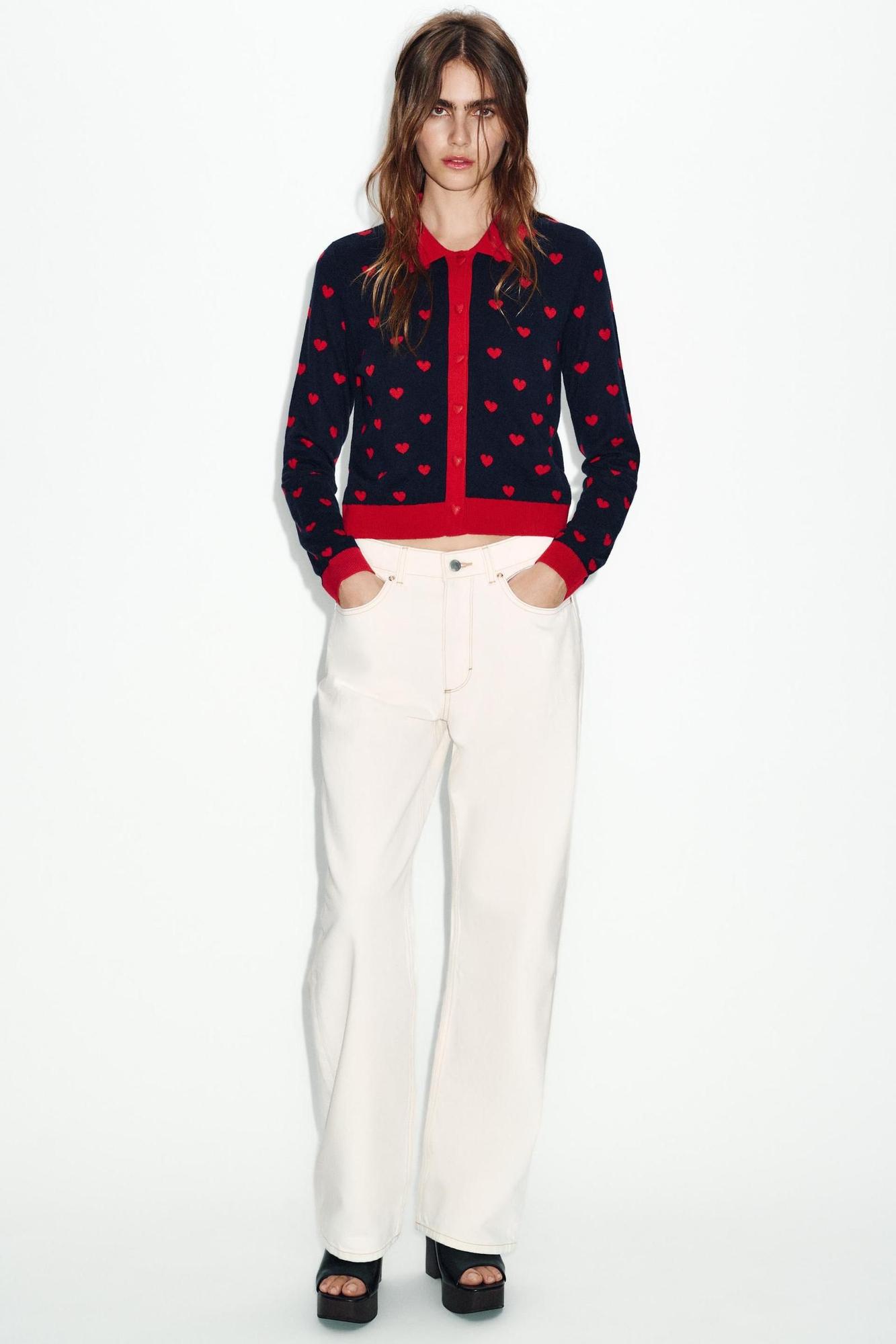 Ensemble cardigan tricoté et jean blanc