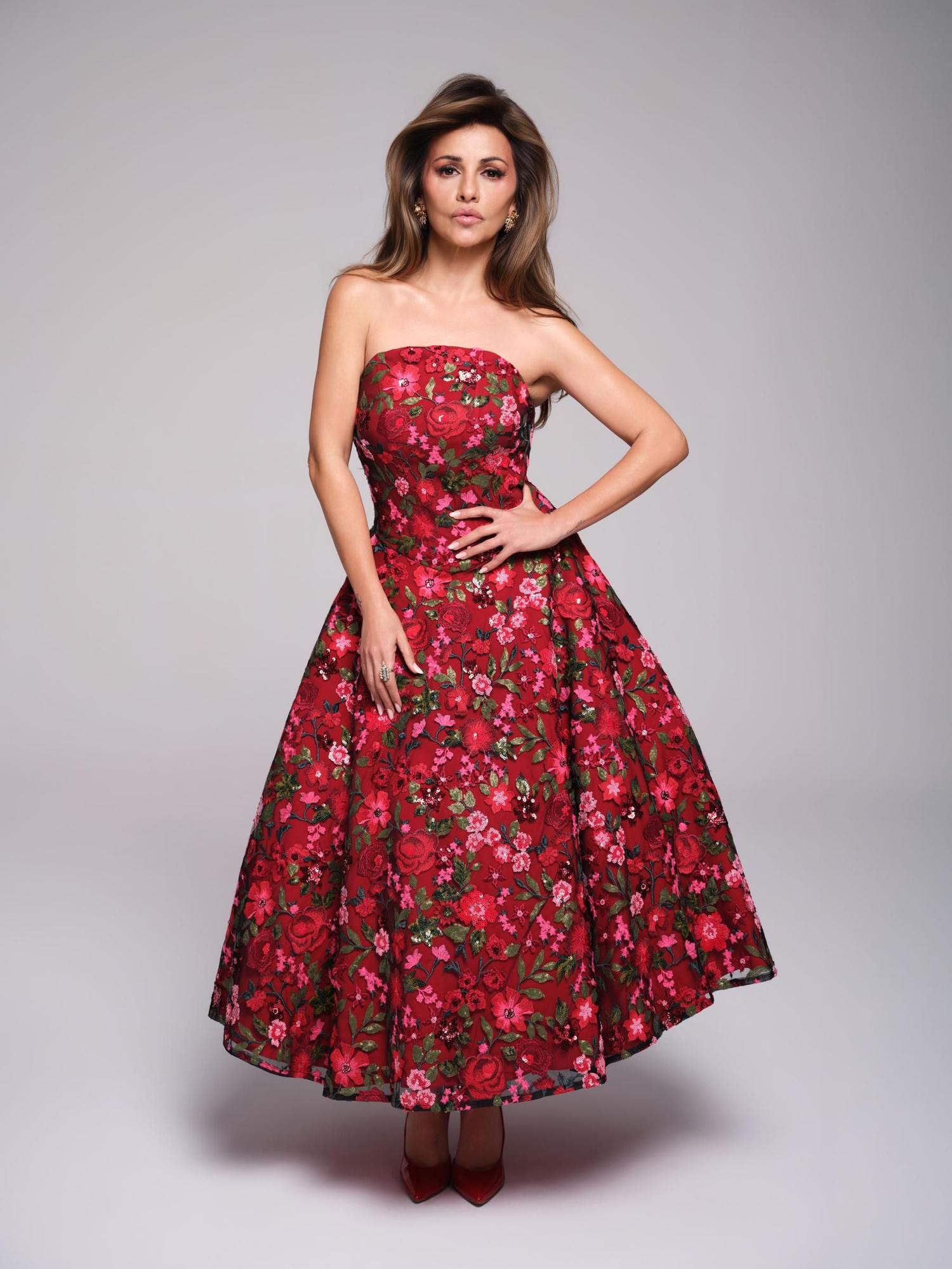 Robe à fleurs brodées