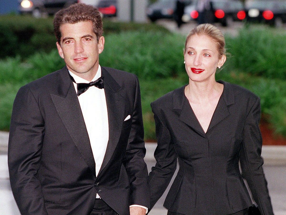 John F. Kennedy Jr. et Carolyn Bessete quelques mois avant leur mort