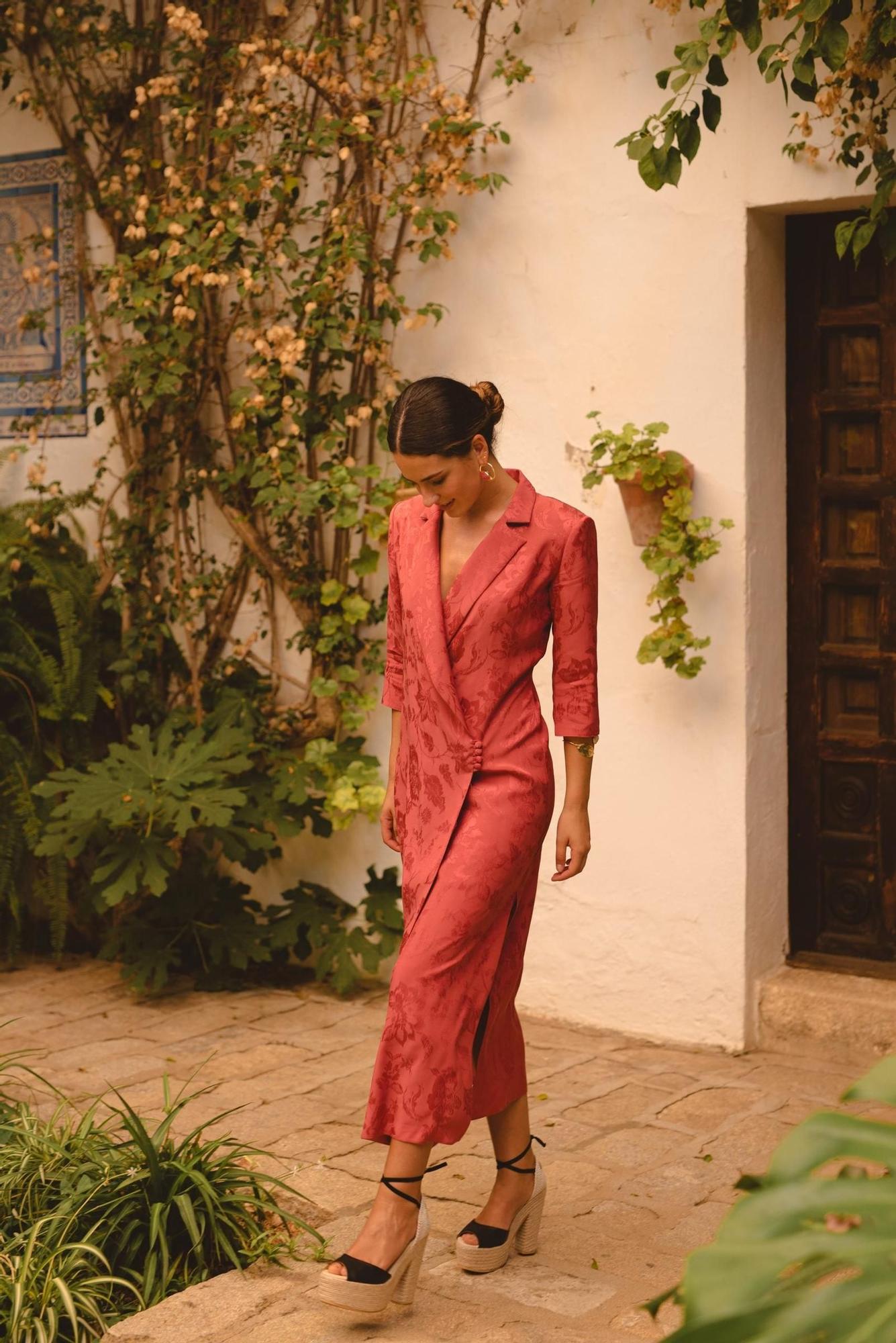Robe d'invité type smoking