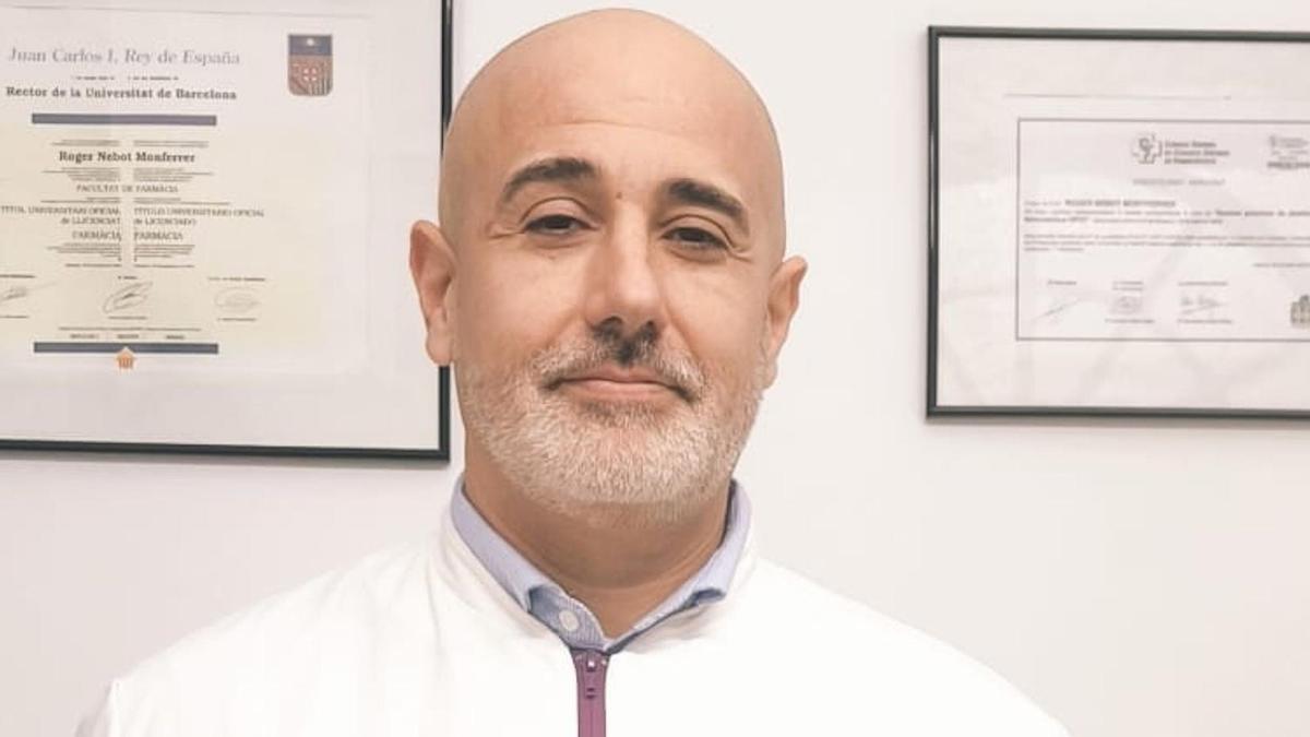 Roger Nebot, farmacéutico: "El agua fría tiene un efecto que hace que la piel se perciba más firme, tonificada y con menos sensación de hinchazón"