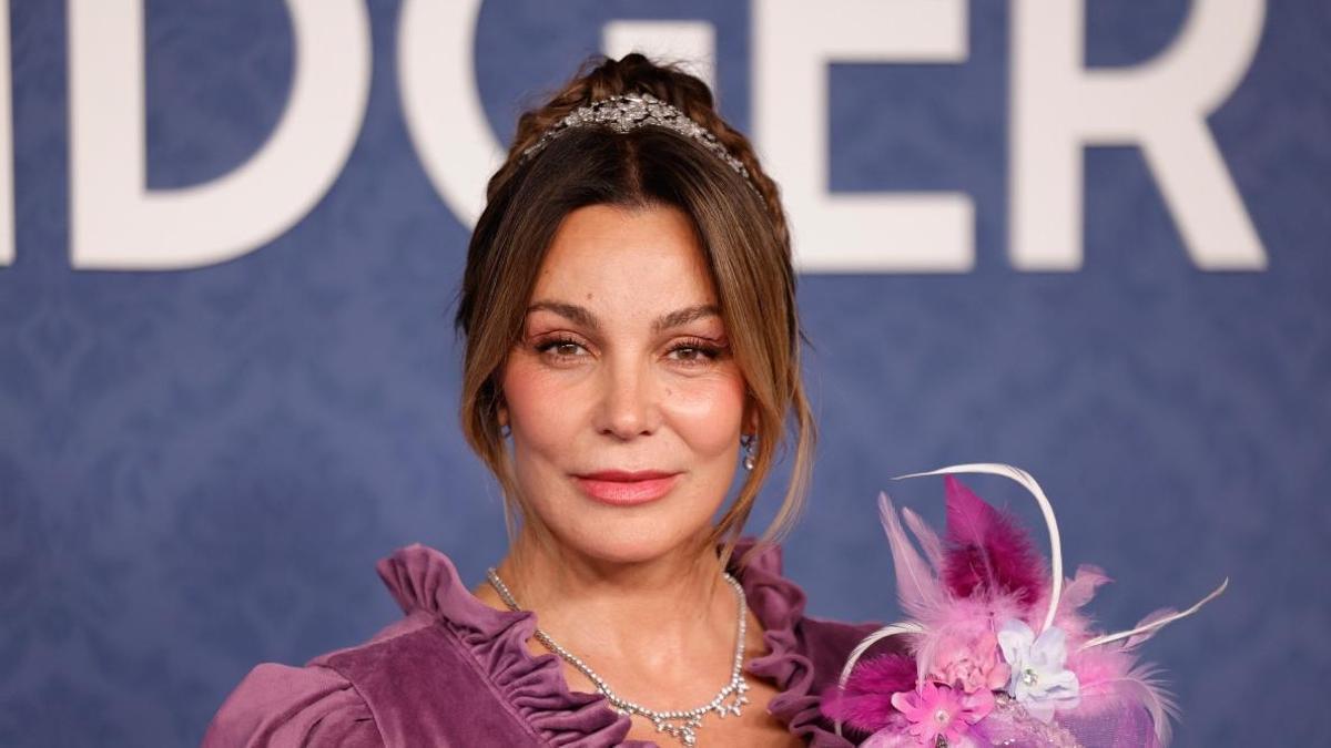 La spectaculaire robe de huit kilos de Mar Flores pour une soirée "La Chronique des Bridgerton" signée Carmen Farala