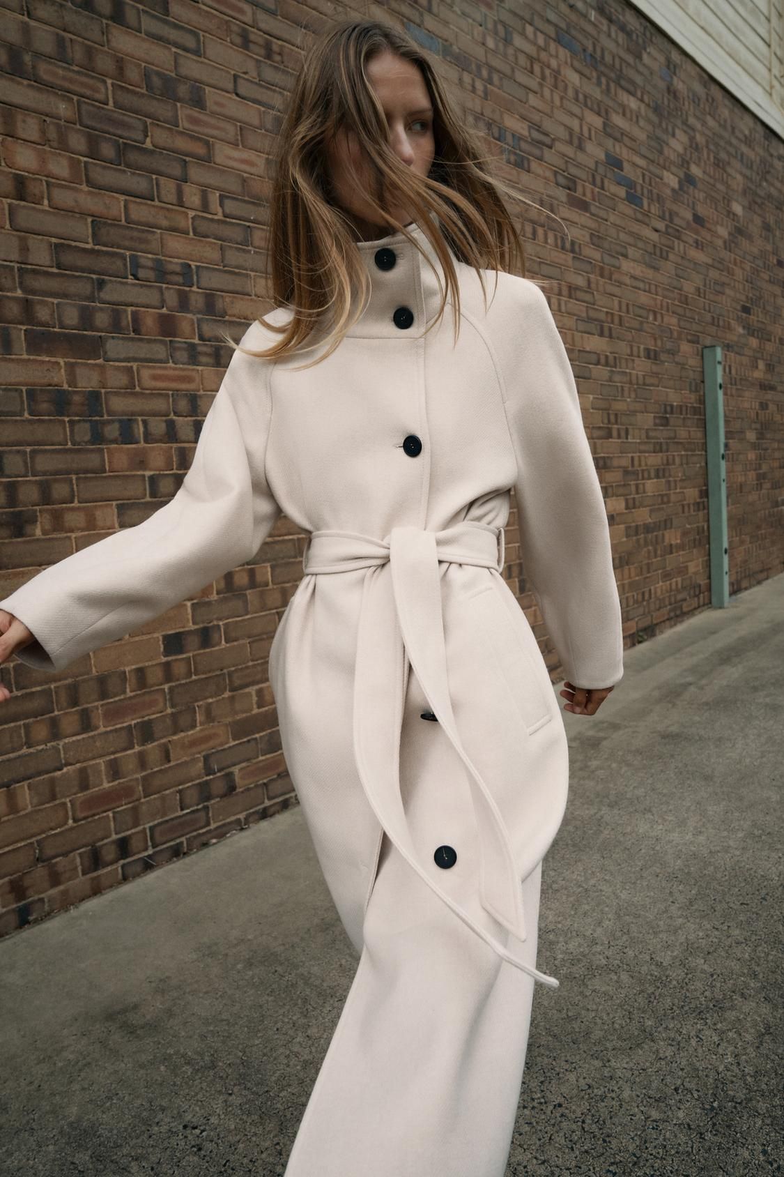 Manteau long en laine blanche