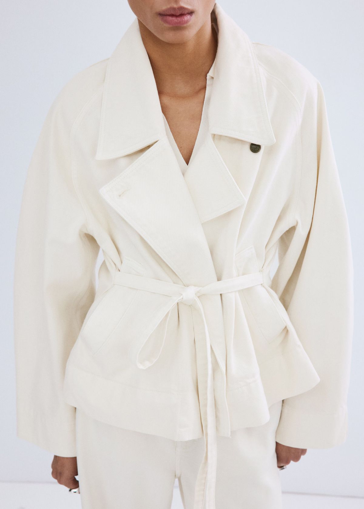 Trench en jean Mango (59,99 euros).