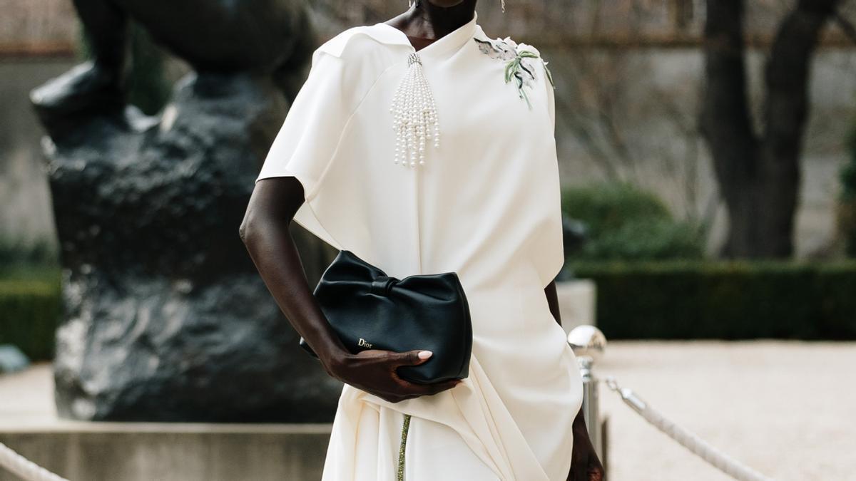 La primavera 2026 empieza hoy (20/02) en Sfera con estos vestidos de tendencia ideales para llevar con cuñas y sandalias en Semana Santa