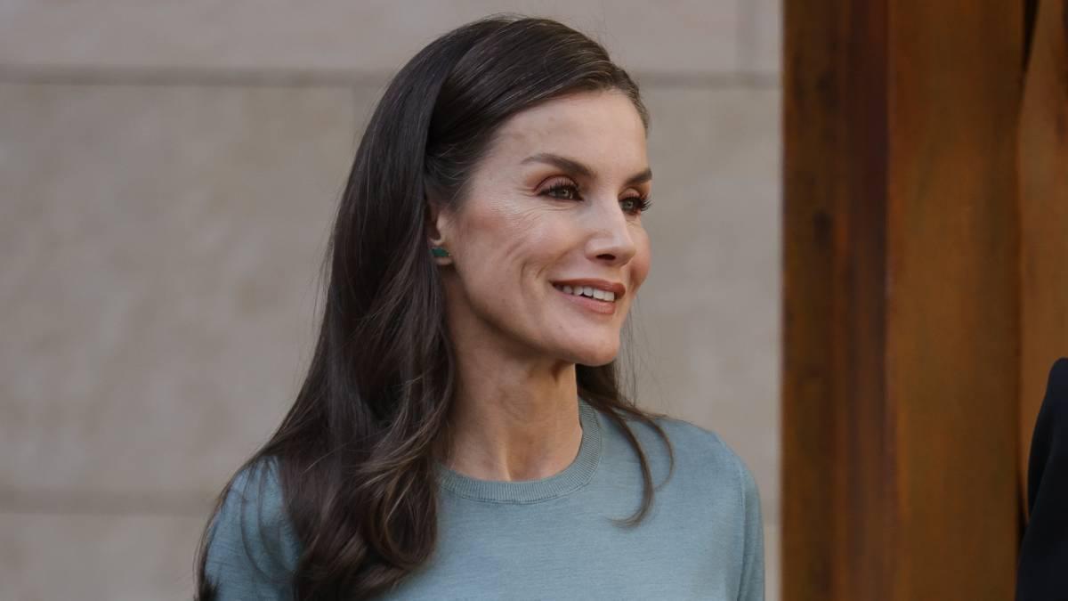 El look working de la reina Letizia en Huesca
