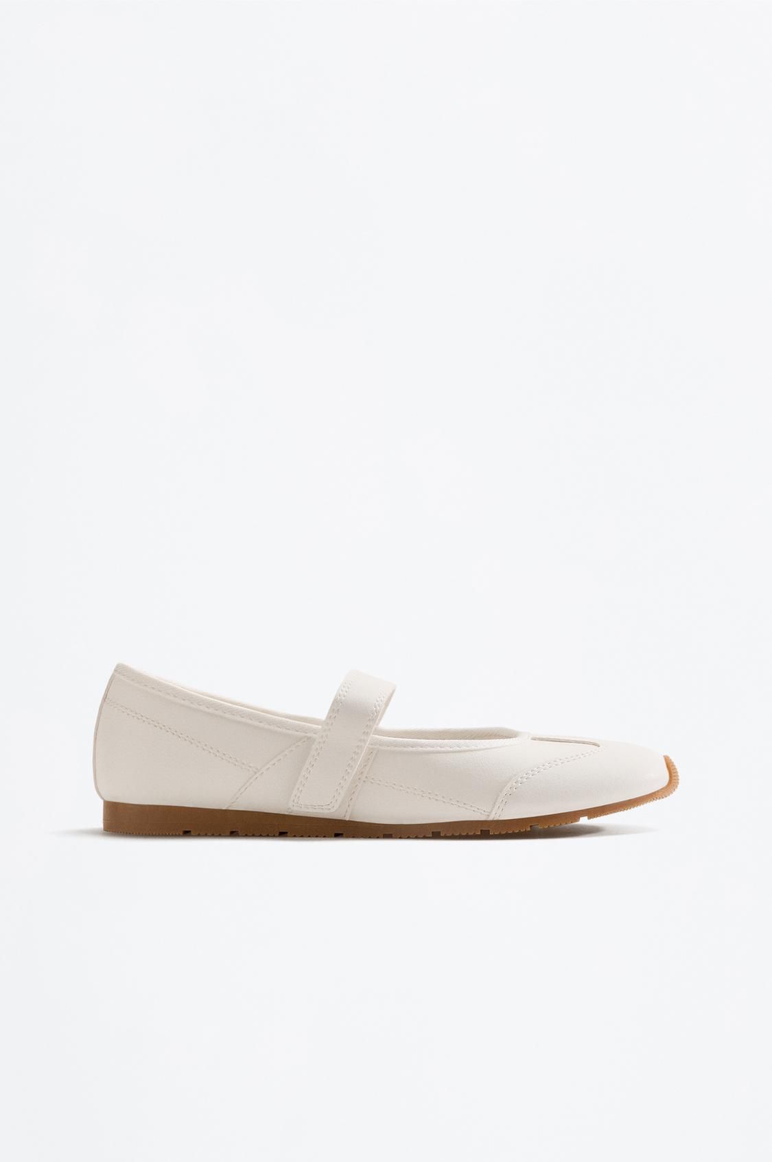 Ballerines plates style sport blanches