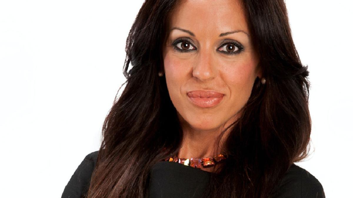 Silvia Martina, maquilladora: "La crema Nivea del bote azul da resultados buenos si sabes cómo usarla. Un truco en piel seca o menopáusica es aplicar en puntos estratégicos de la cara, da efecto piel jugosa, no grasa".