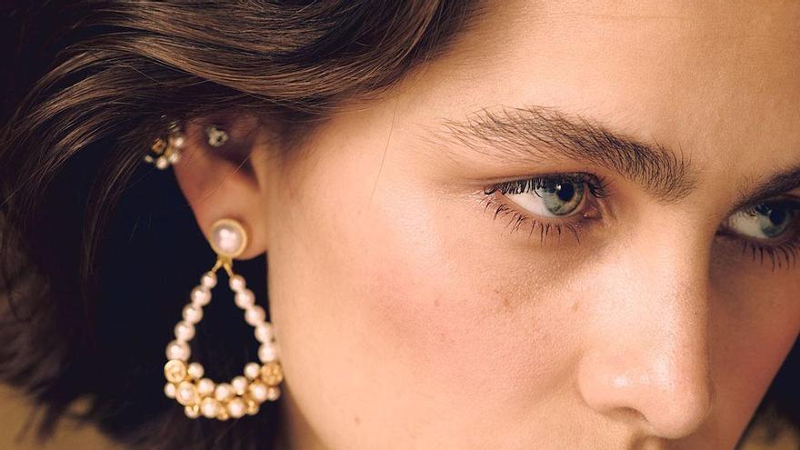Camila Cisneros, protagoniste de la nouvelle couverture numérique du magazine Woman