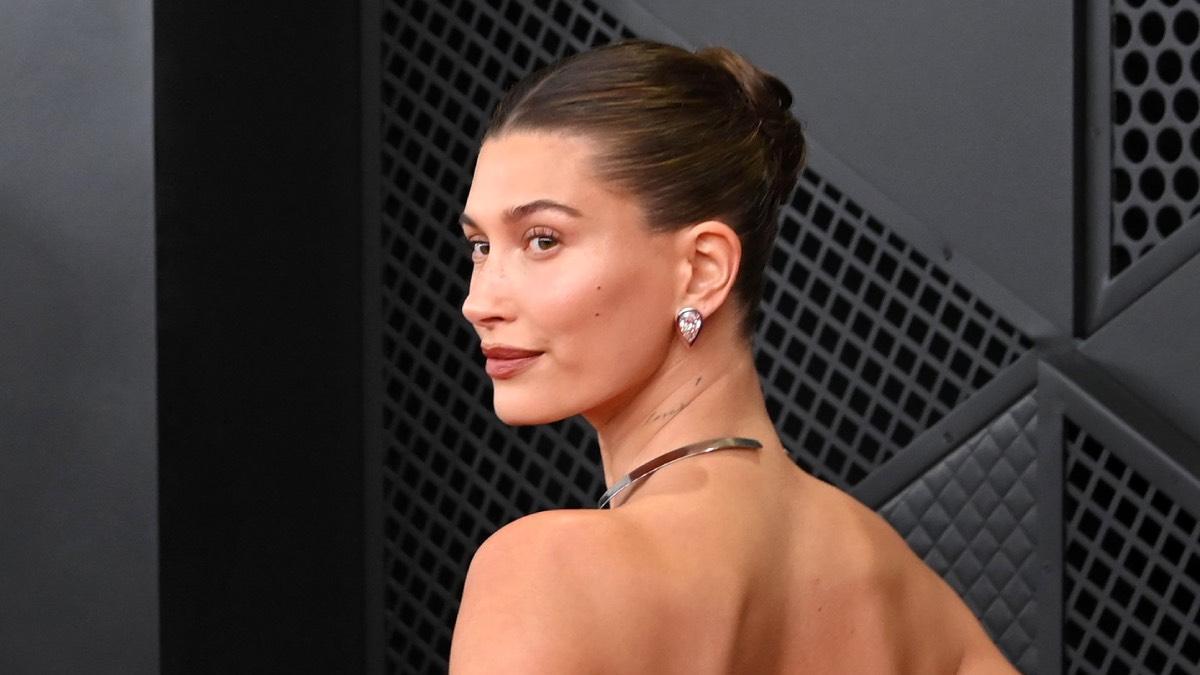 Hailey Bieber (29 ans) à propos de sa marque esthétique : "Mon obsession pour les soins de la peau vient aussi de mon obsession pour la médecine."