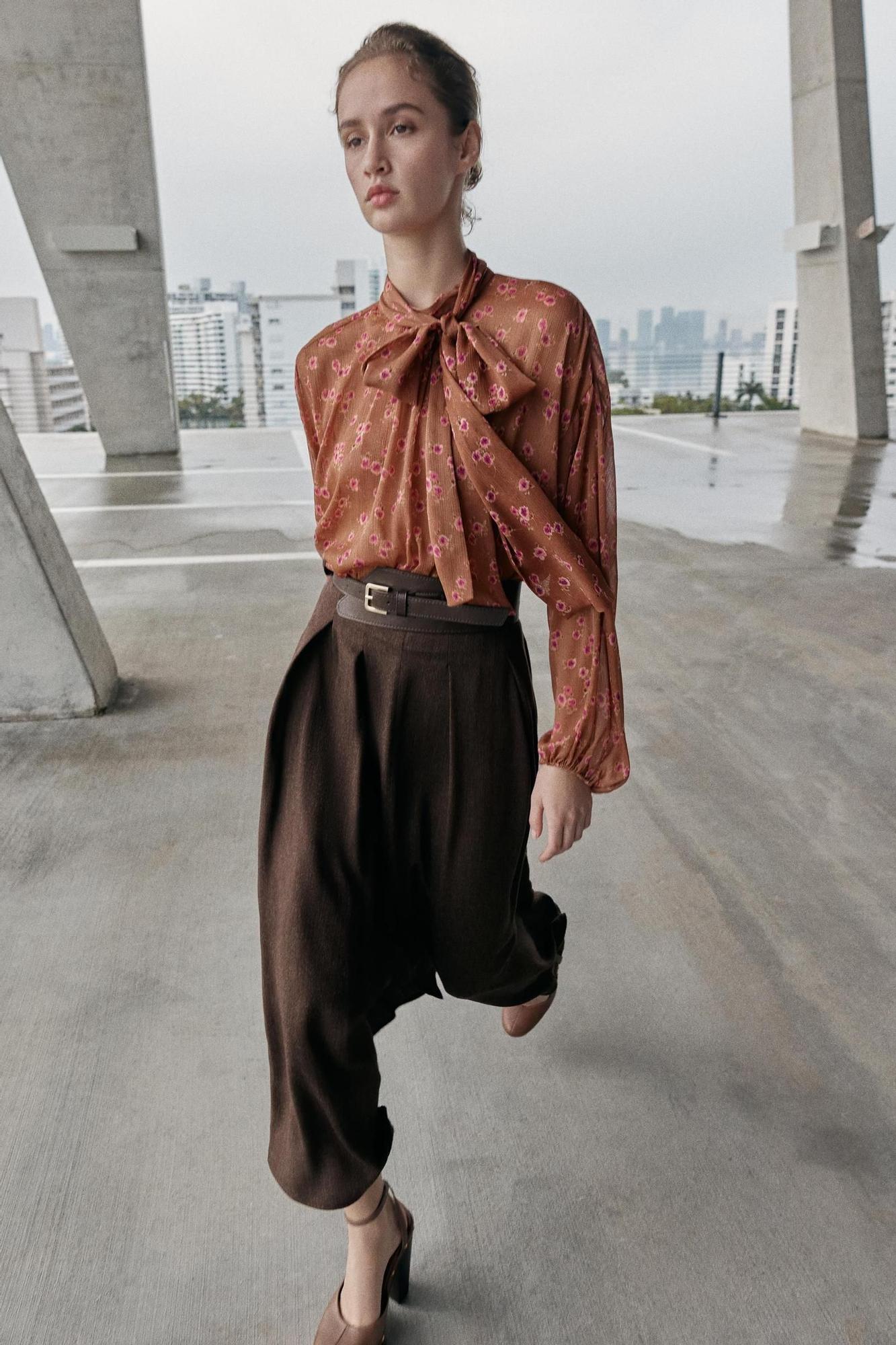 Jupe midi marron avec ceinture
