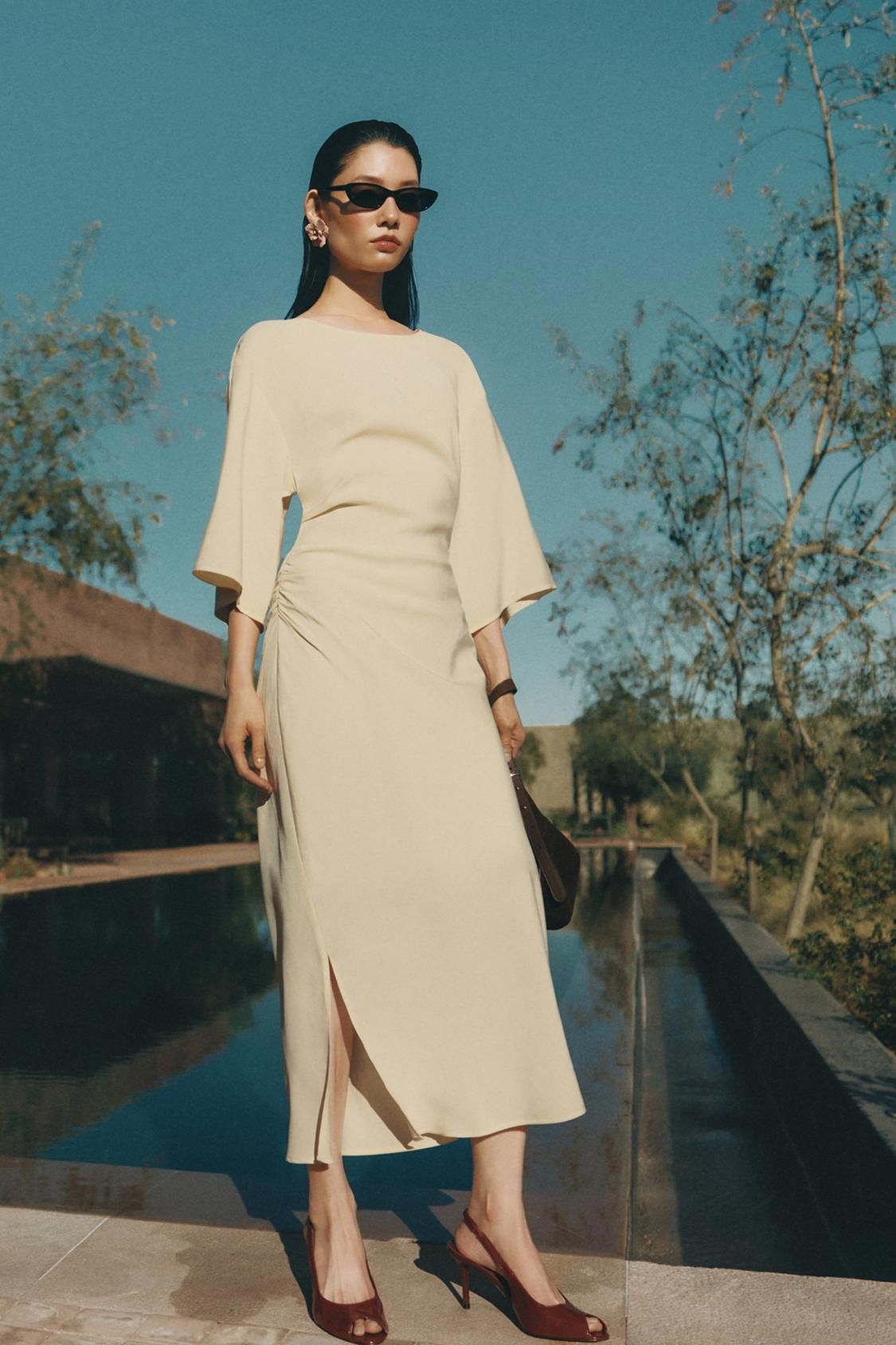 Robe midi froncée blanche
