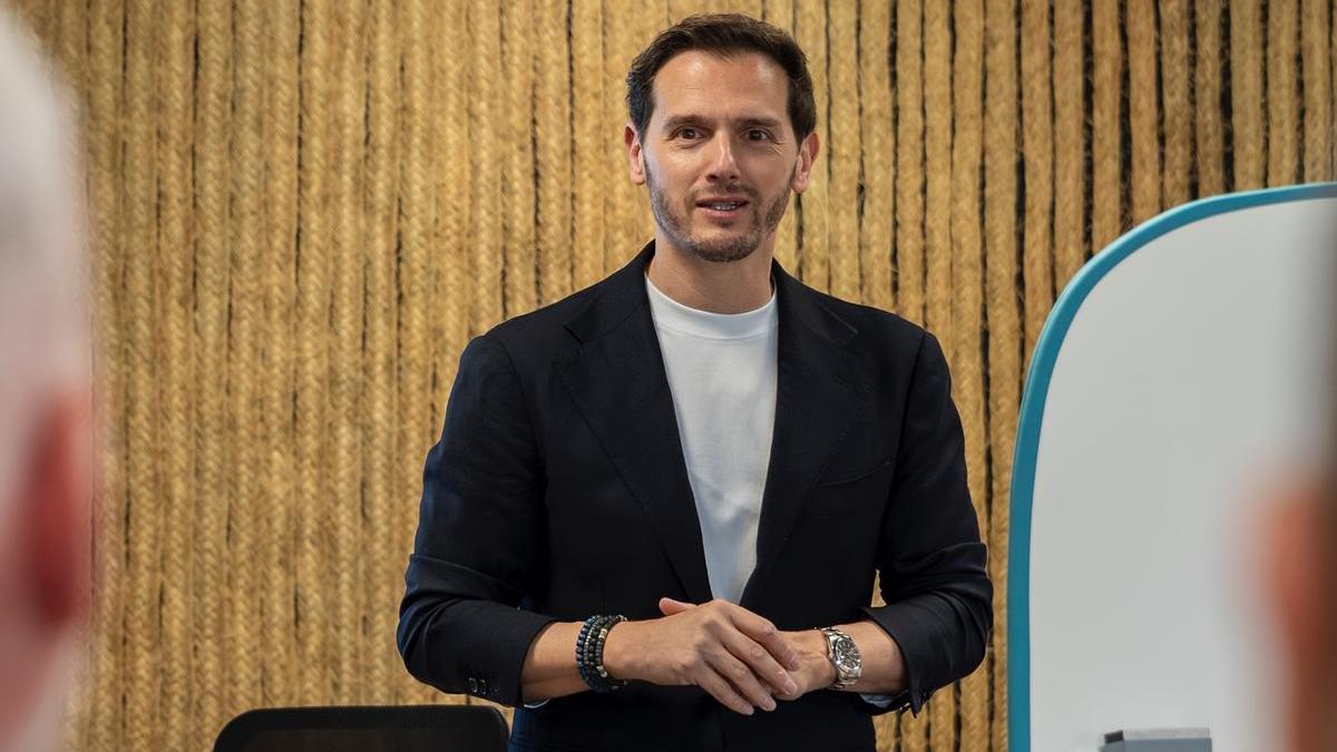 Albert Rivera (46 años): su transformación física gracias a una rutina constante de entrenamiento, la práctica de varios deportes y una dieta sana y equilibrada