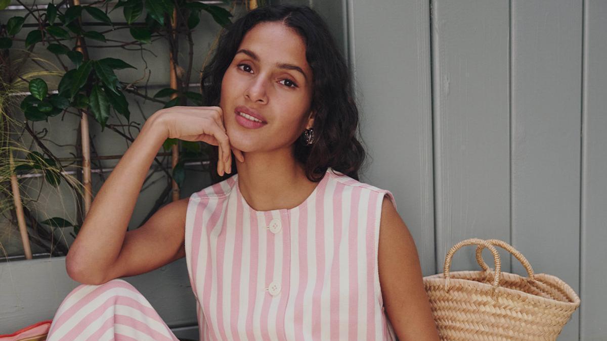 Ni Zara ni Mango, estos son los pantalones de rayas más bonitos de la temporada: son de marca francesa y están disponibles desde la talla 34 hasta la 52