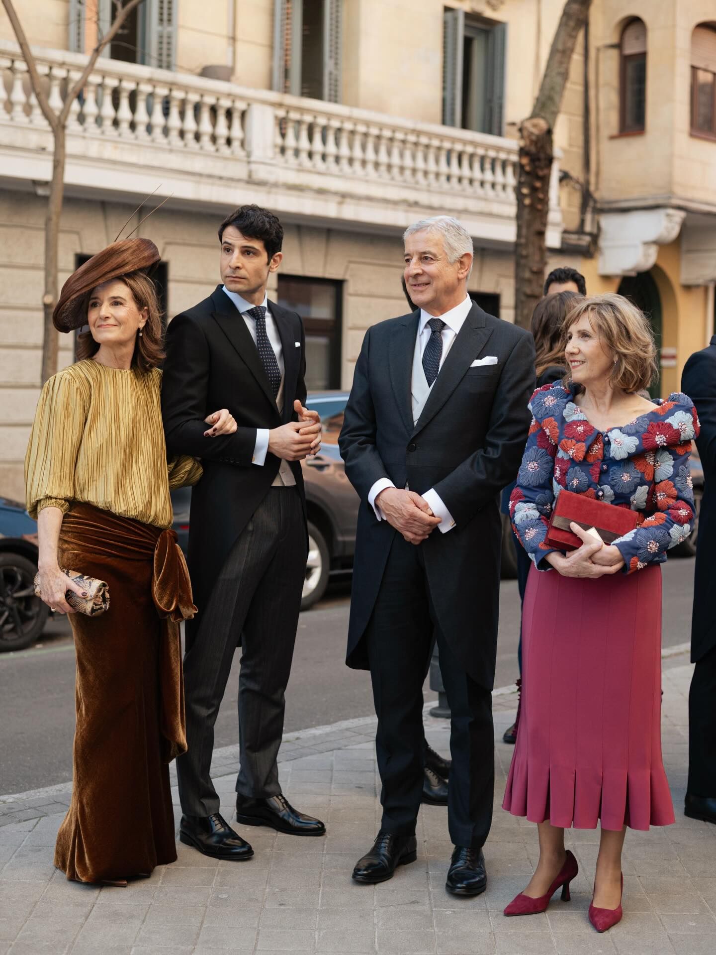 Look de demoiselle d'honneur pour un mariage d'hiver