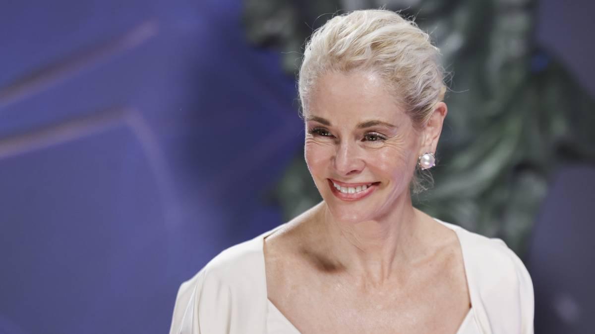 Belén Rueda (61 años) presume de belleza natural sin operaciones estéticas: así es su rutina de belleza