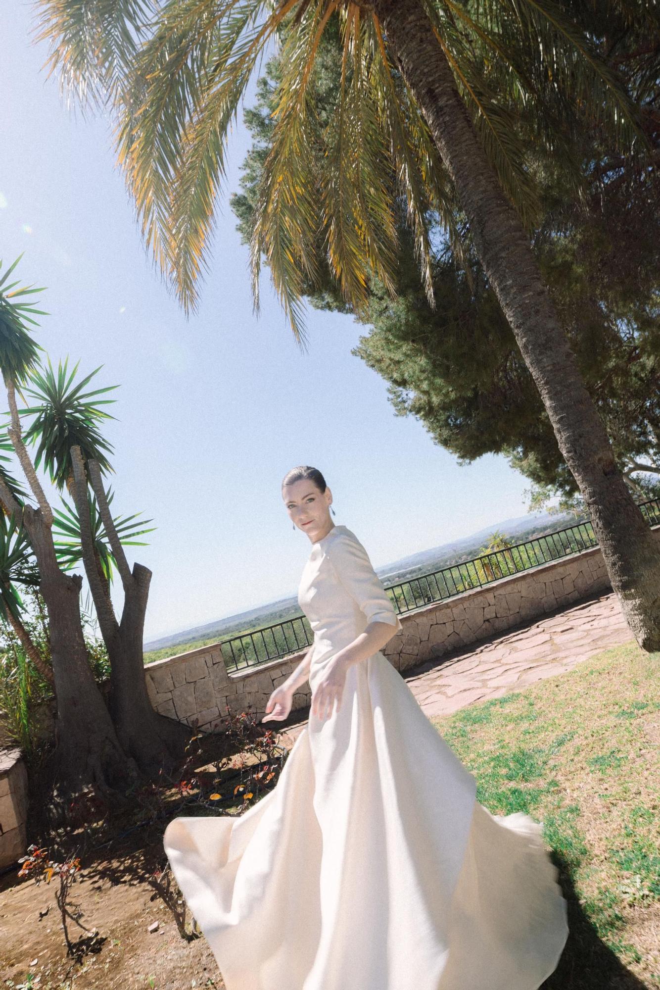 Clara, mariée espagnole avec le dessin de sa mère